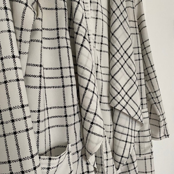 Lush - Women's Black and White Top - Picture 3 of 5